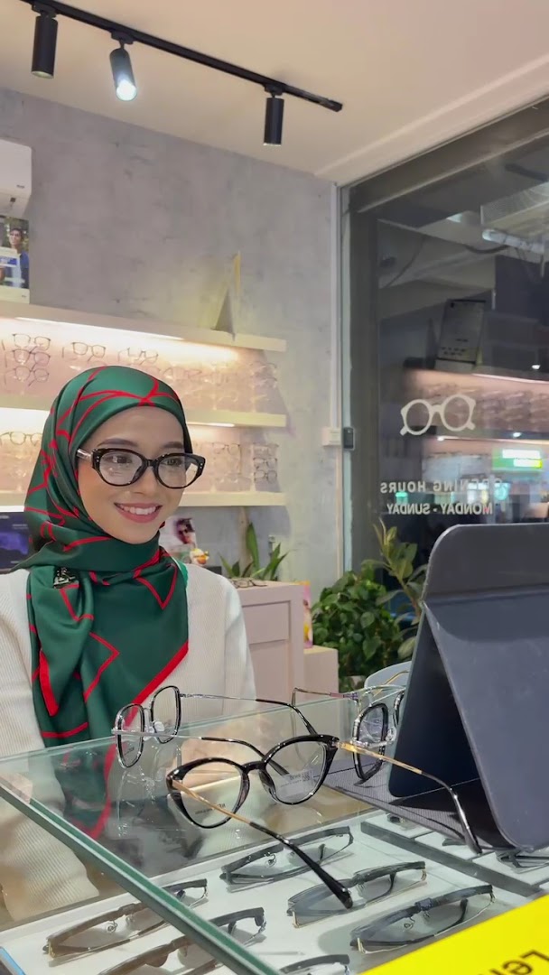 ES Eyewear Specialist | Ipoh Station 18 — photo 3