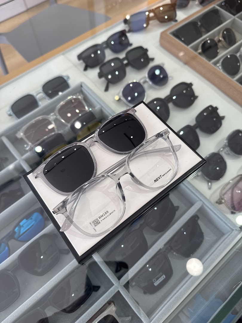 ES Eyewear Specialist | Ipoh Station 18 — photo 4