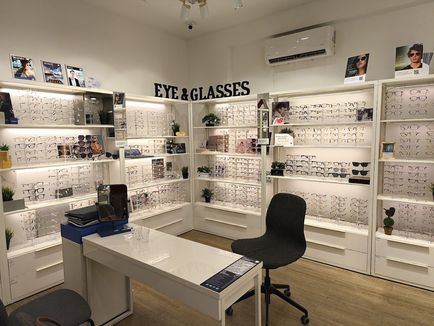 Eye & Glasses Optometrist Jelutong — photo 4