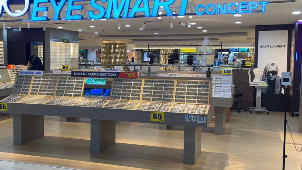 Eye smart concept — photo 2