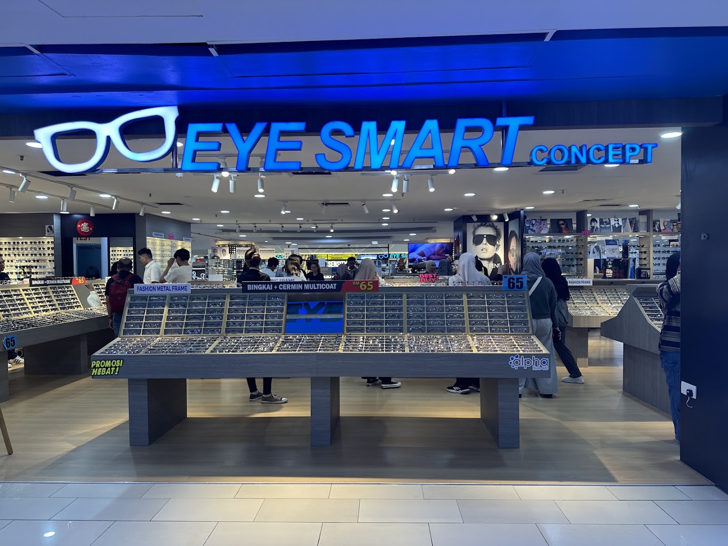 Eye smart concept — photo 4