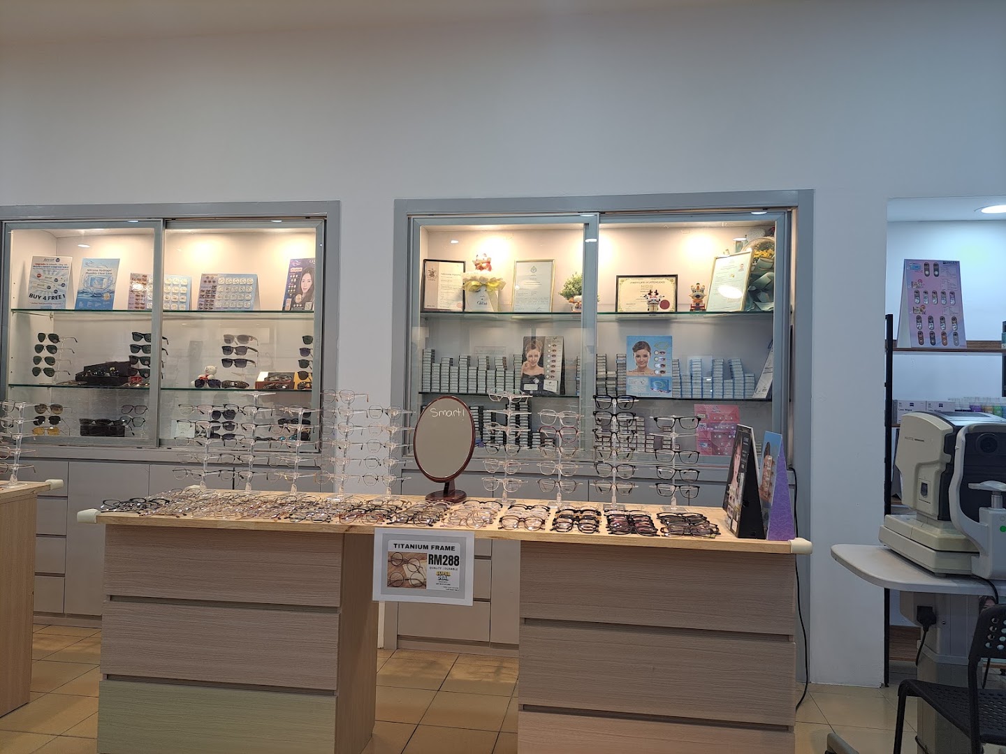 Frame & Lens Optometry — photo 3