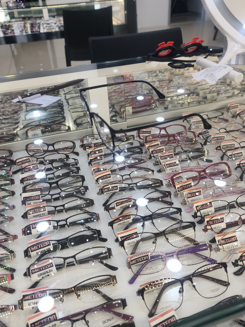 METEOR EYEWEAR (BUKIT KATIL) TAMAN PENGKALAN IMPIAN — photo 2