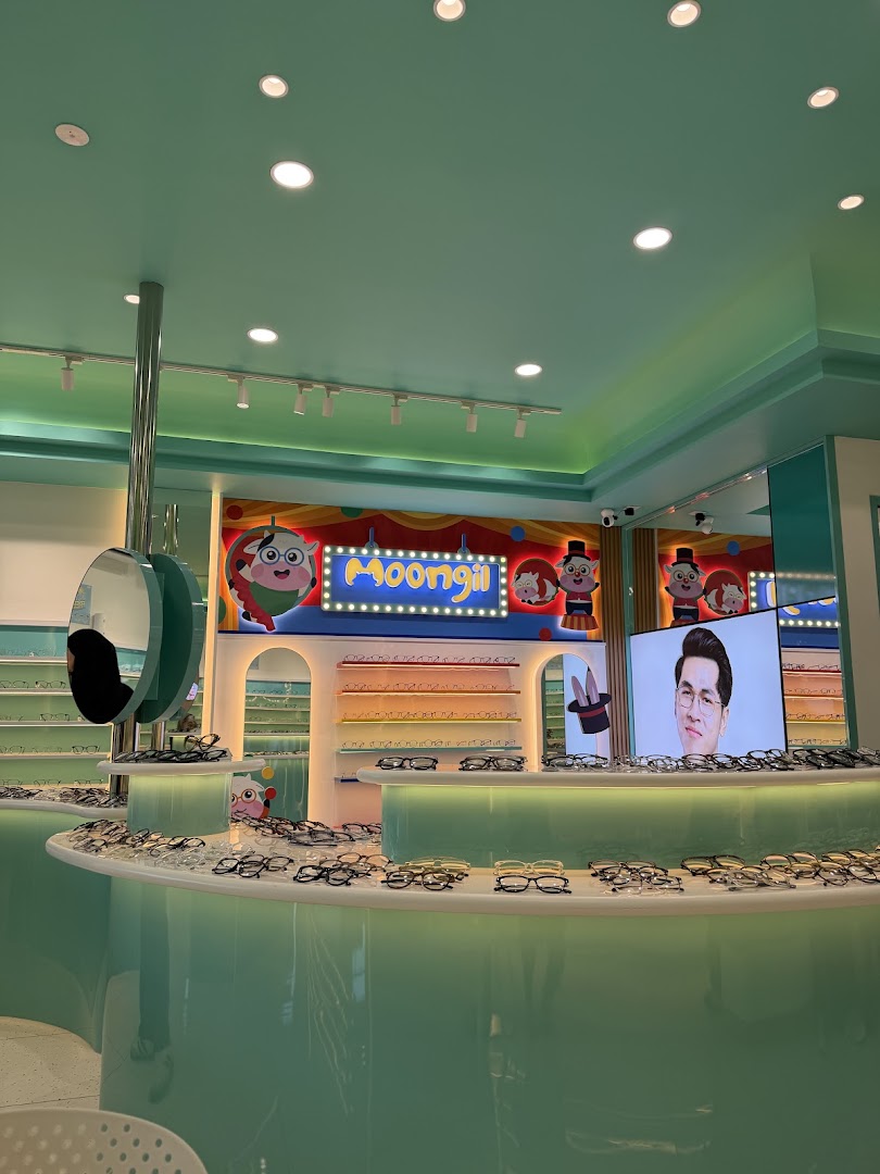 Moo Eyewear Sdn Bhd — photo 5