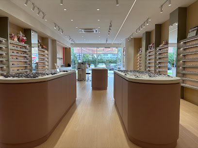 One Plus Optical — optical shop in Bandar Botanik, Klang