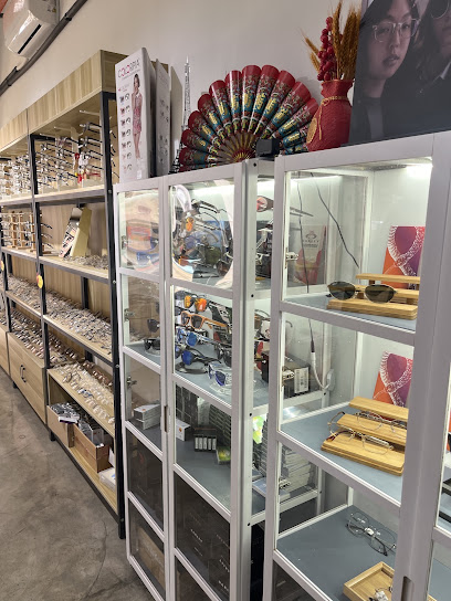 Optikhaus Optometry Puchong Utama — optical shop in Taman Puchong Utama, Puchong