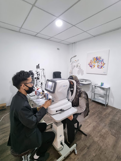 Optom Eyecare - AIA Panel Optometrist Expert for Cermin Mata, Rabun Silau, Juling & Contact Lens @ Bangi, Selangor, Malaysia — optical shop in Kampung Sungai Ramal Dalam, Kajang