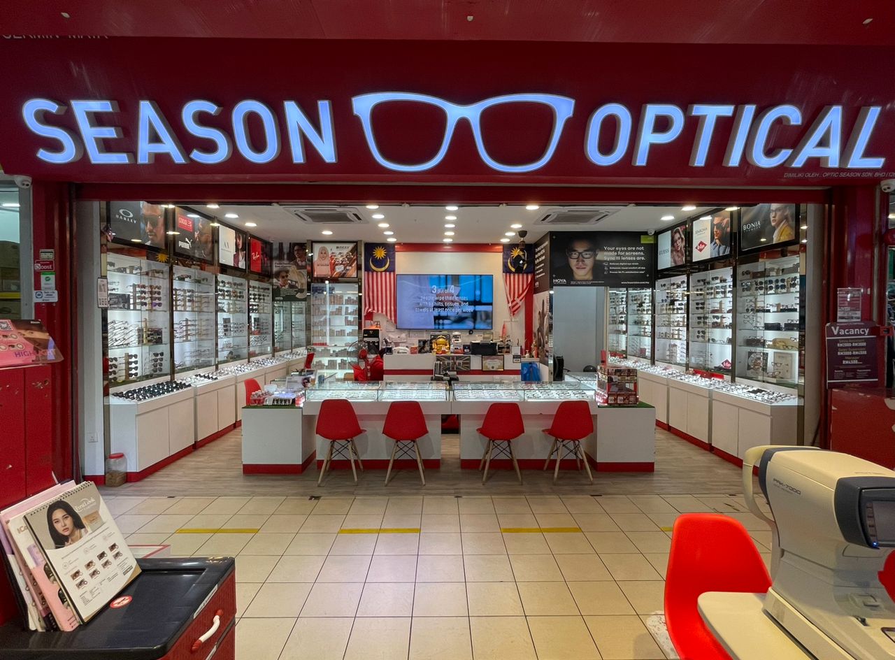 Season Optical @mart lot D102A — photo 3
