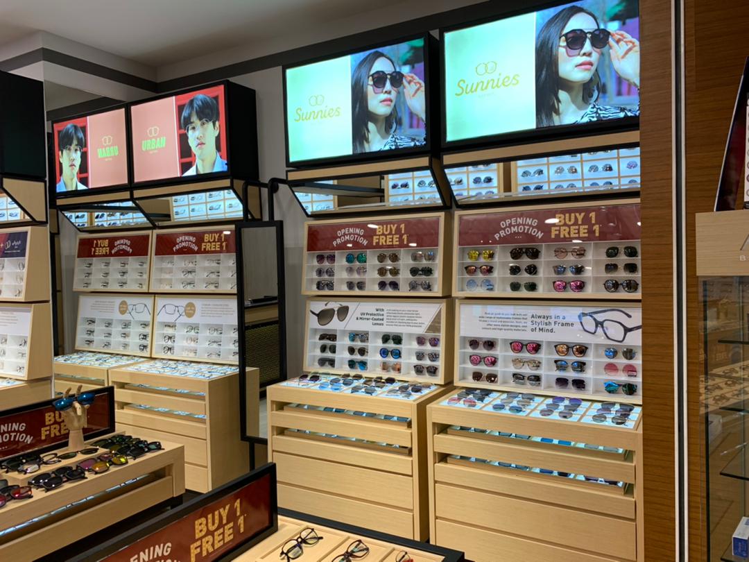 Whoosh Eyewear Gurney Plaza — photo 4
